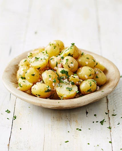 New potato salad with shallots, parsley and vinaigrette