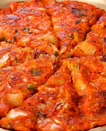 Kimchi pancake (Kimchijeon: 김치전)