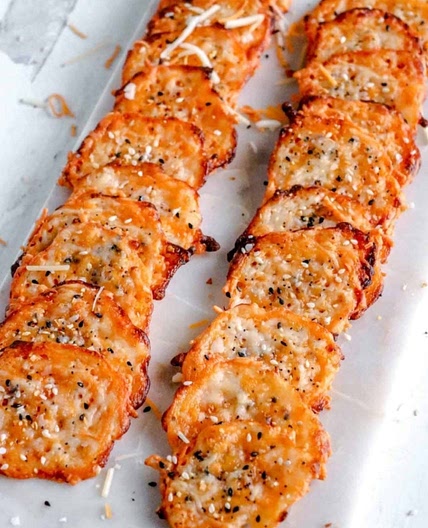 Keto Everything Bagel Cheese Chips