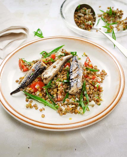 Berglinsen mit Sardinen und Cherrytomaten