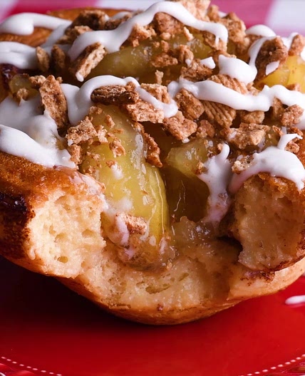 Cinnamon Roll Apple Pie Cups