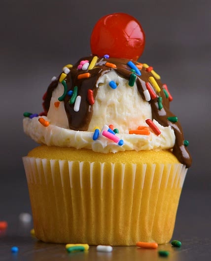Fudge Sundae Cupcakes | So Yummy