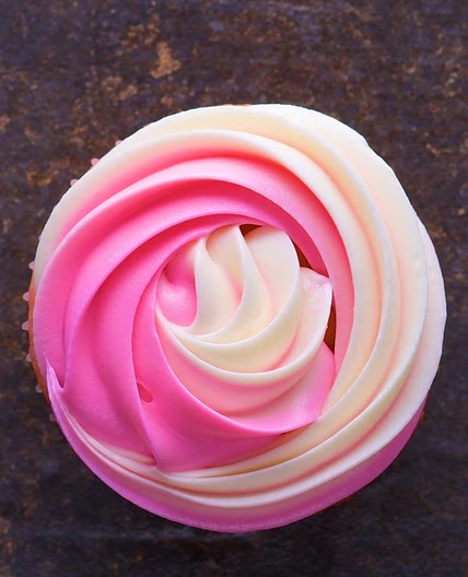 Dual Tone Cupcakes | So Yummy