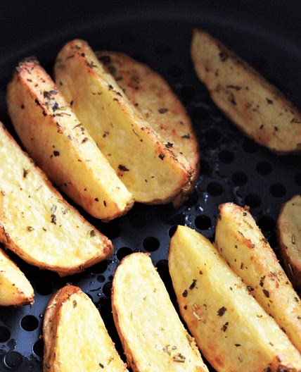 Crispy Air Fryer Potato Wedges
