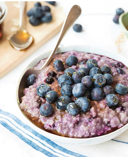 Wild blueberry porridge