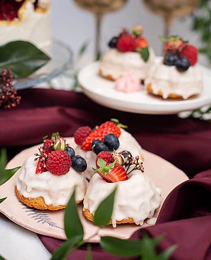 Mini-Sandkuchen mit Zuckerglasur