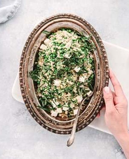 Couscous israélien aux petits pois surgelés, aux amandes et à la feta