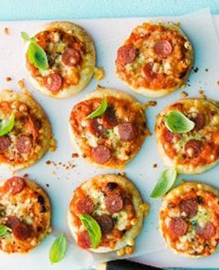 Mini salami pizzas