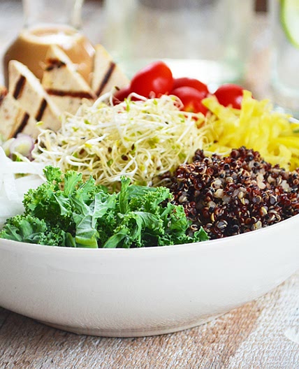 Bol santé aux Légumes, Quinoa et Tofu Grillé