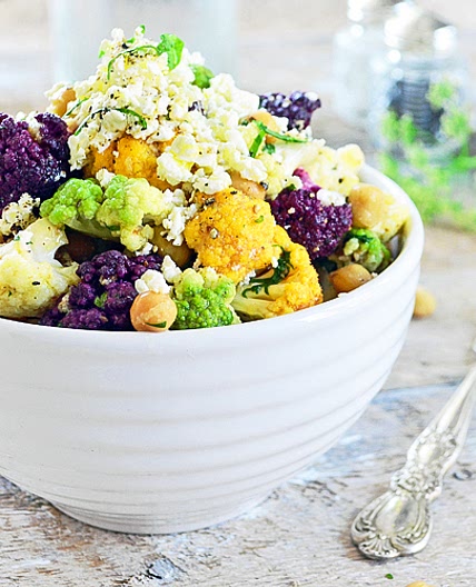 Salade de Choux-Fleurs Colorés, Pois Chiches et Vinaigrette aux Épices Grillées