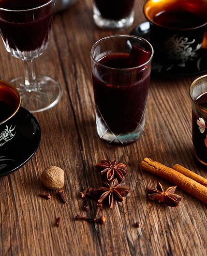 Slow Cooker Mulled Wine or Cider