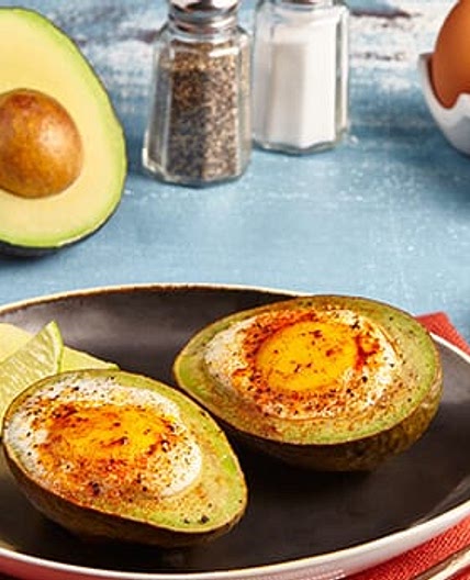 Baked Avocado Egg Boats