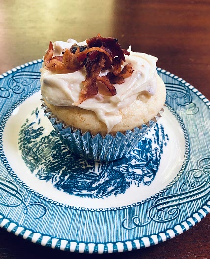 Pancake Cupcakes with Maple Bacon Buttercream Frosting