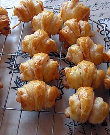 Croissant à la mortadelle