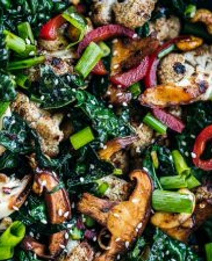 KALE MUSHROOM CASHEW STIR FRY