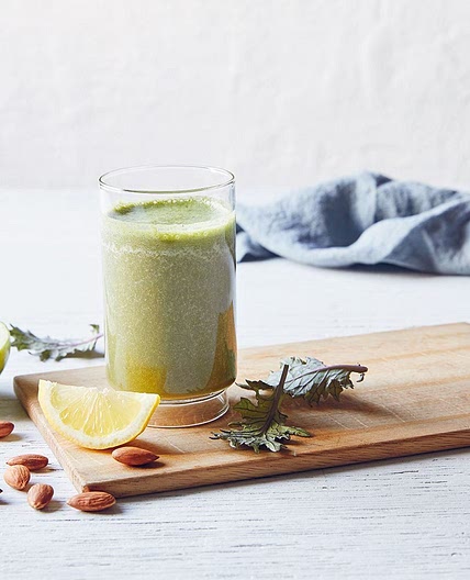 Tiffiny Hall cleansing breakfast smoothie recipe