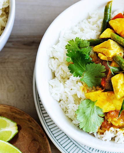 Snapper curry with green beans and coriander