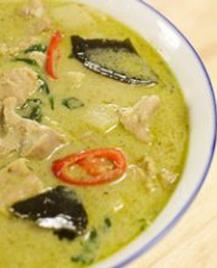 Green Curry Chicken แกงเขียวหวาน (gaeng keow waan)