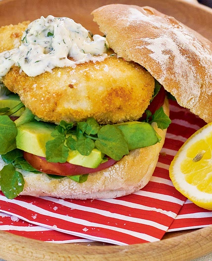 Barramundi burgers with tartare sauce