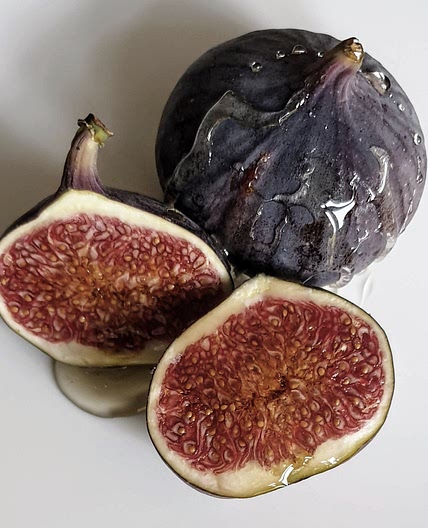 Baked figs in honey
