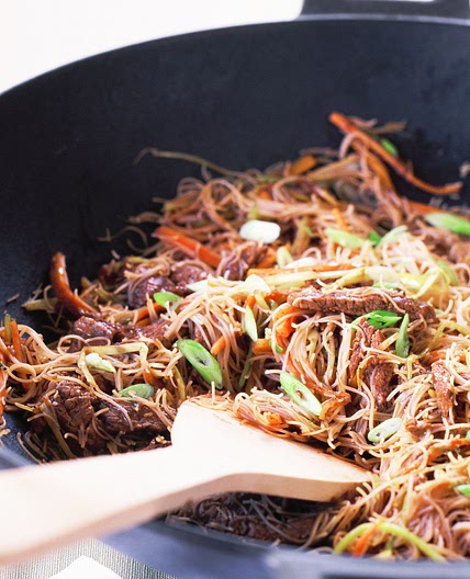 Beef stir-fry with rice noodles