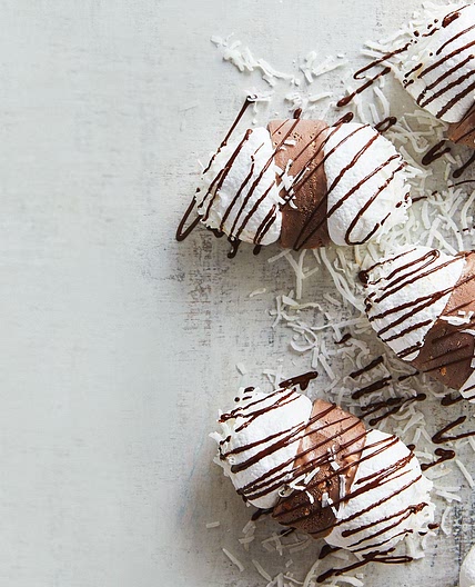 Mini pavlova lamingtons recipe