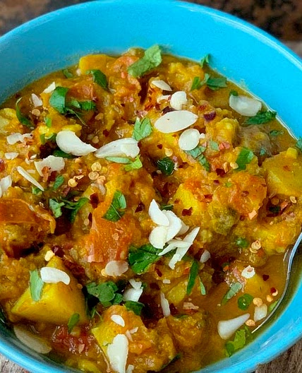 Veronica’s Potato & Tomato Curry