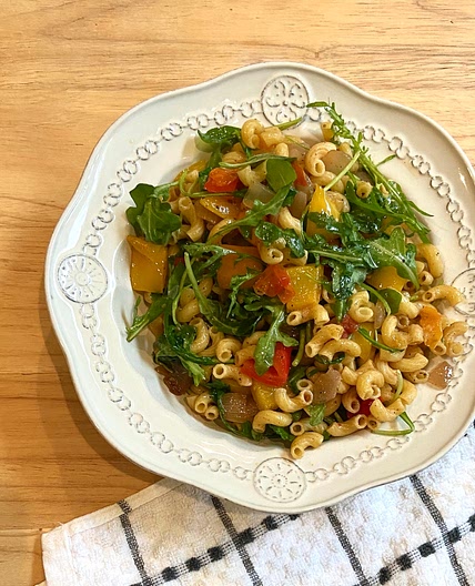 Pepper “Sausage” Pasta with Arugula 