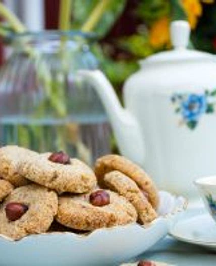 Quick Swedish keto hazelnut cookies