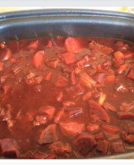 Beetroot soup  in slow cooker 