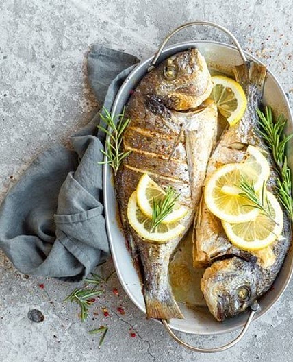 Dorada en salsa de manzana