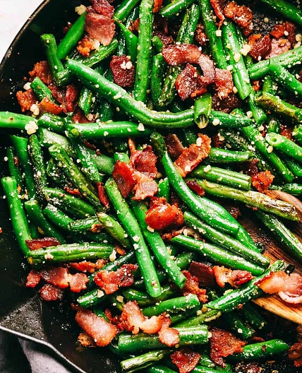 Garlic Parmesan Green Beans with Bacon