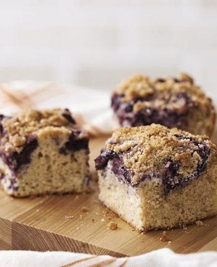 Mixed Berry Crumb Cake
