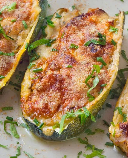Courgettes farcies à la ricotta et aux lardons