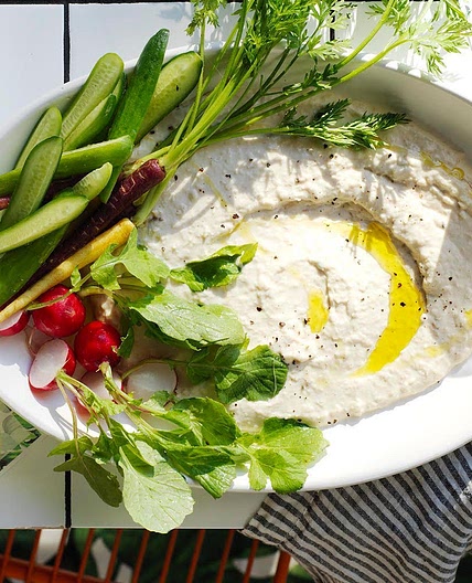 White bean and garlic dip with ginsecco recipe