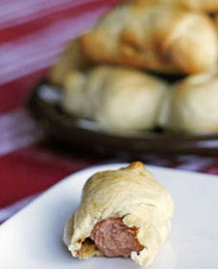 Bacon-Cheddar Pigs in a Blanket