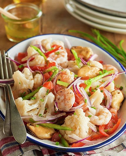 Ensalada marinera con coliflor en conserva