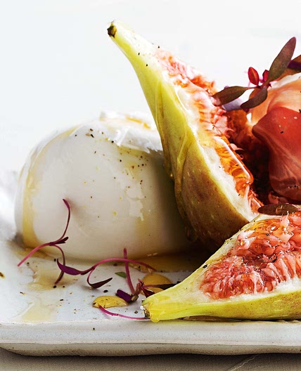 Buffalo mozzarella with figs, prosciutto and honey