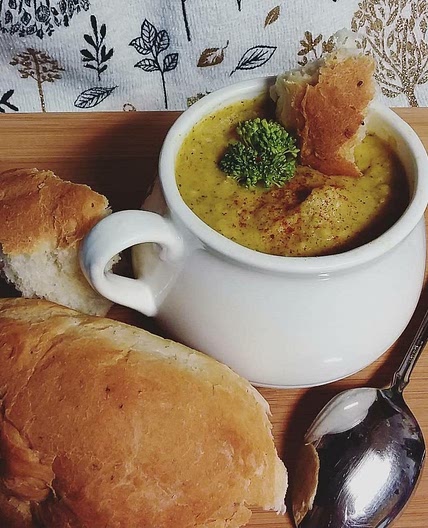 Broccoli Cheeze Soup | Vegan