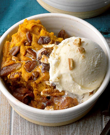 Slow-Cooked Pumpkin Apple Cobbler