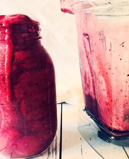 Incredibly Delicious Wake-up Smoothie aka Berry Frappuccino!