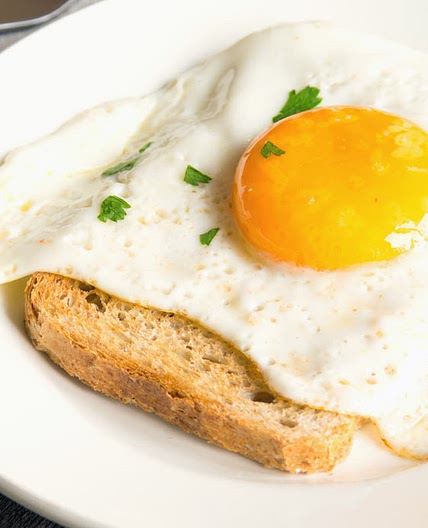 Uova nel pane