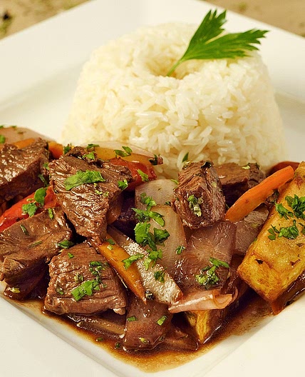 Lomo saltado