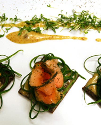 Lachs mit Honig-Senfsauce