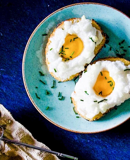 Eggs in clouds on toast