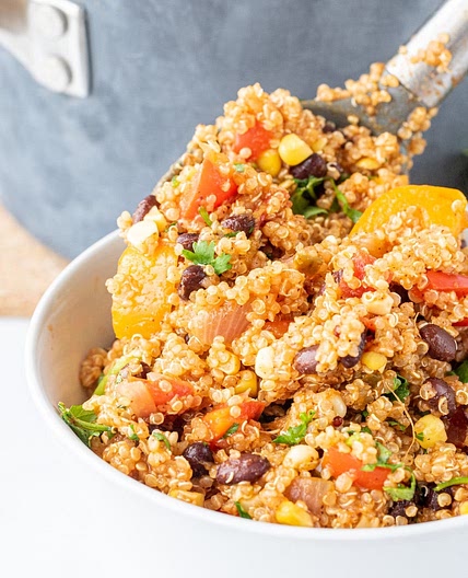 Vegan One-Pot Mexican Quinoa (gluten-free, oil-free)