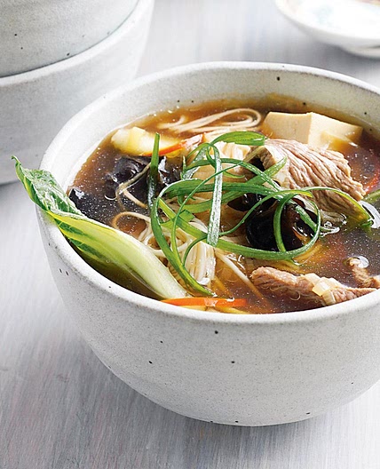 Easy beef, vegetable and noodle steamboat