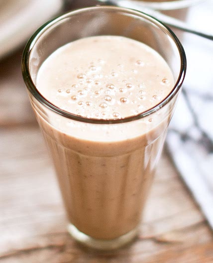 Peach, pear and fresh ginger smoothies