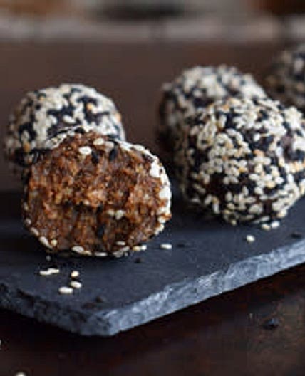 Cacao & Goji Berry Energy Balls