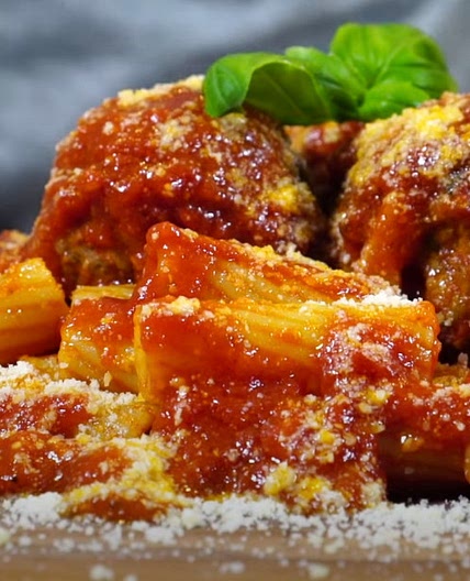 Rigatoni and meatballs